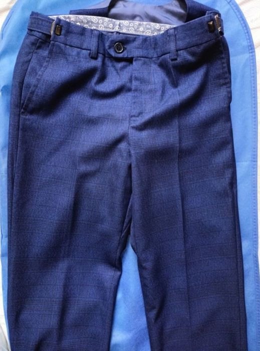 Костюм тройка на мальчика 7-8 лет, б/у.