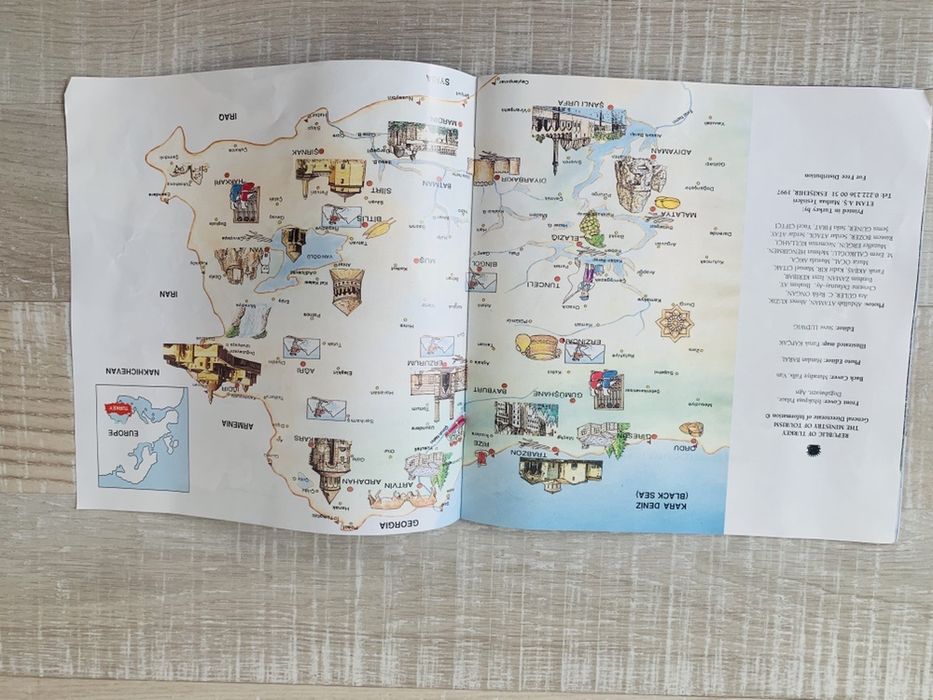 Туристически книги и картички