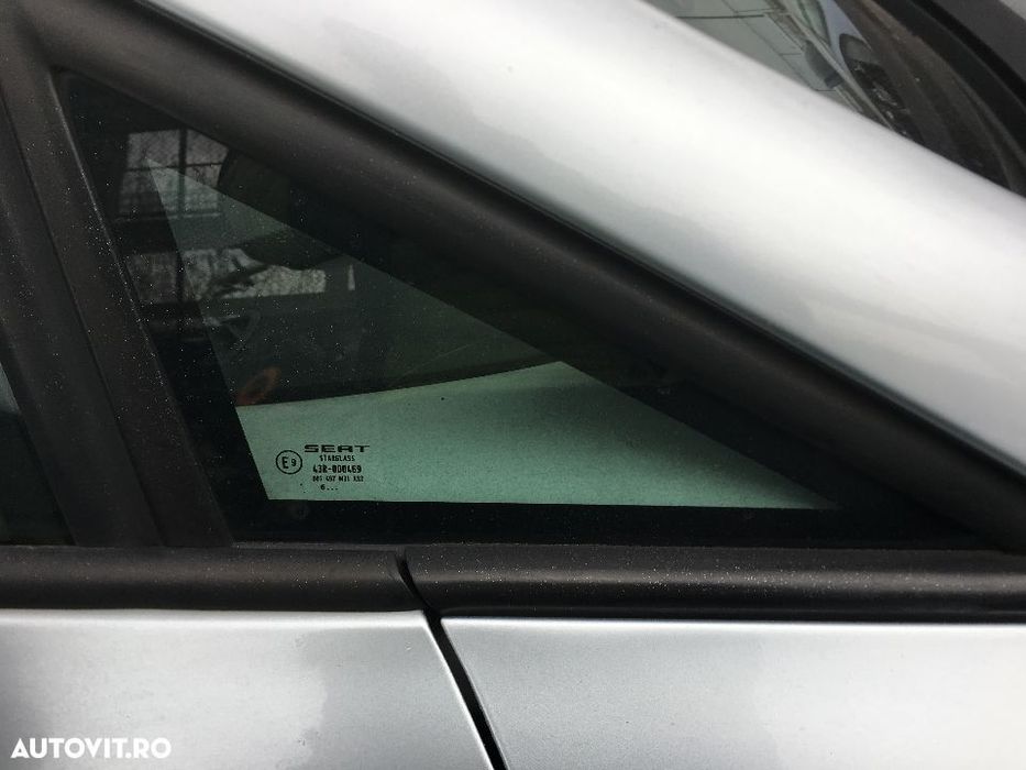 Geam / Gemulet Aripa Dreapta Fata Seat Leon 1P 2004  - 2011 Cod Culoare LS7Y
