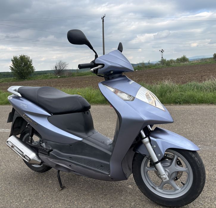 Scuter Honda Dylan 125