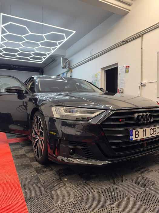 AUDI S8 4.0-571cp