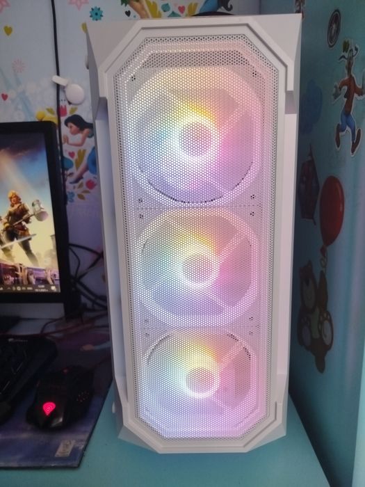 Геймърски Компютър 12/24 ядра/ 16GB DDR4/ Radeon RX 580 8GB