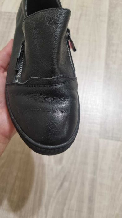 Продам детские туфли