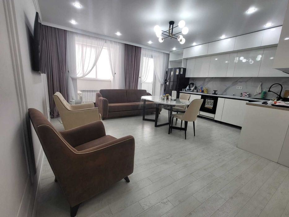 Шторы, люстры, бра