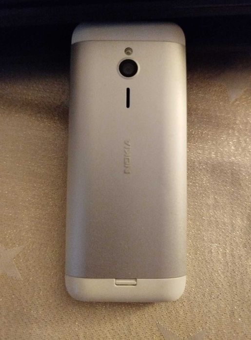 Продавам NOKIA 230