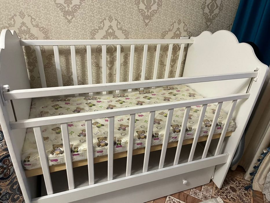 Кровать с новым матрасом 20.000