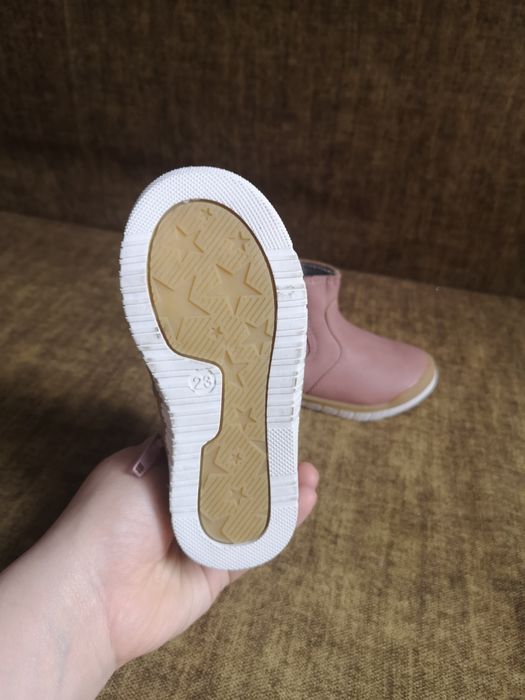 Продам сапожки для девочки
