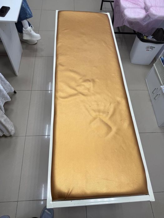 продается кушетка