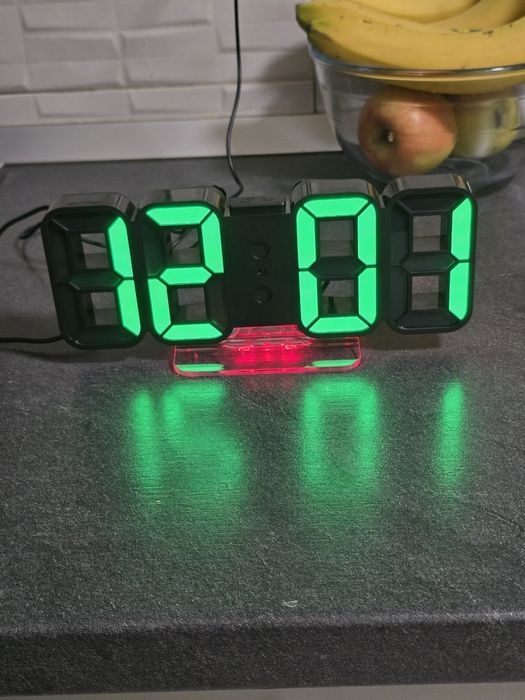 Ceas de masă digital LED 3D RGB cu telecomandă – nou