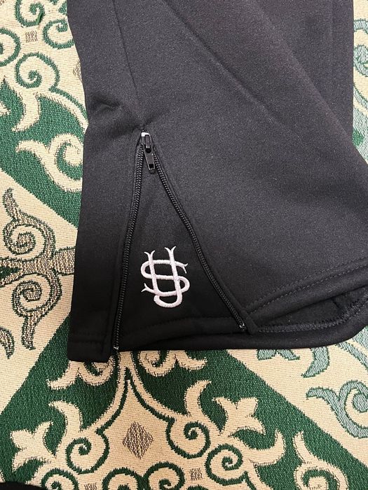 Продам брюки новые