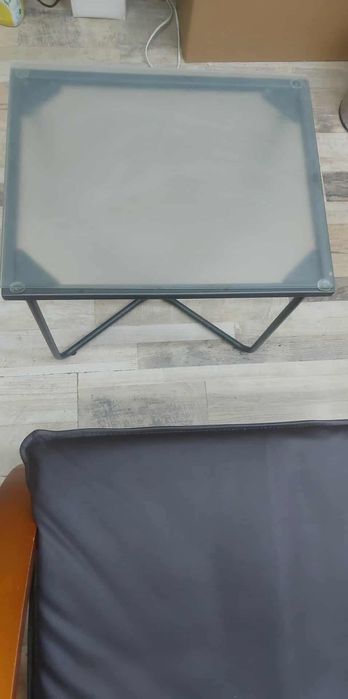 Продавам помощна маса