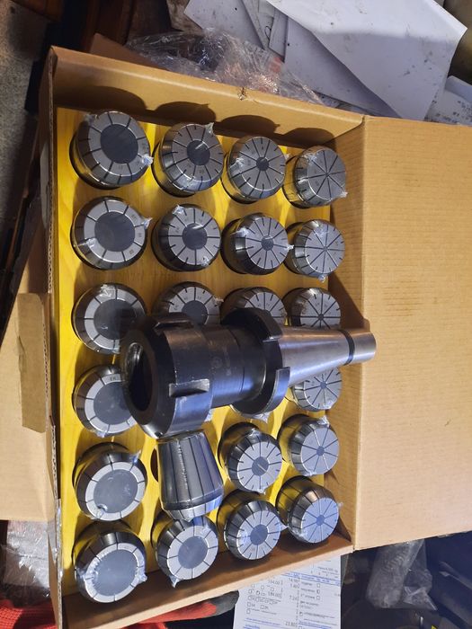 Цангов патроник SK40 със цанги ER40 Комплект