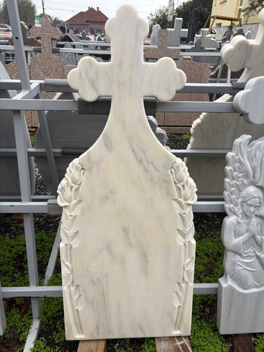 15% reducere la monumente funerare marmura si granit