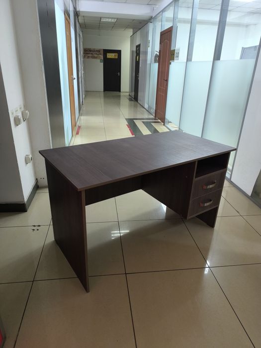 Продам офисные столы в отличном состоянии