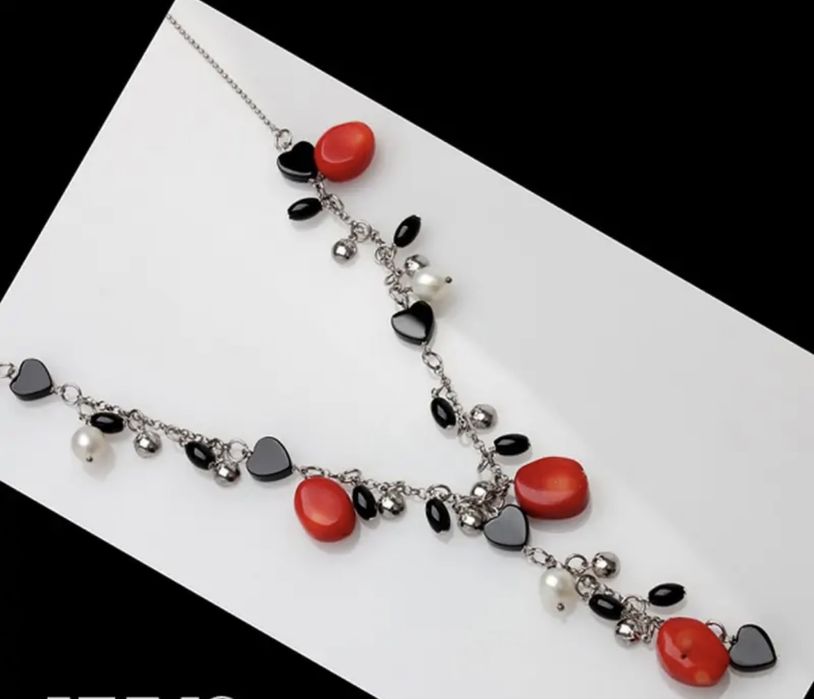 Сребърно колие с естествени камъни корали, перли и оникс