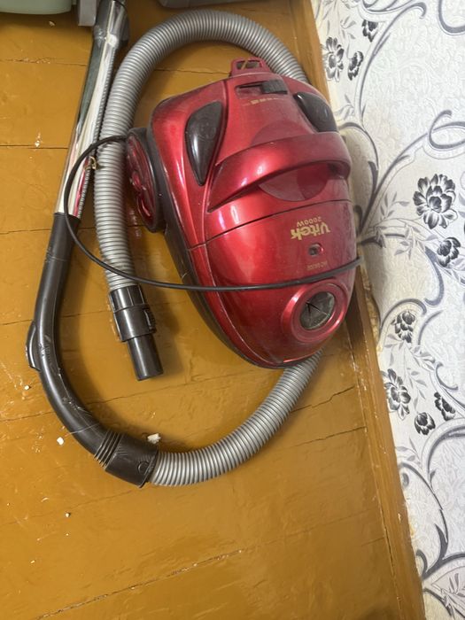 Plisos qizil ishlidi