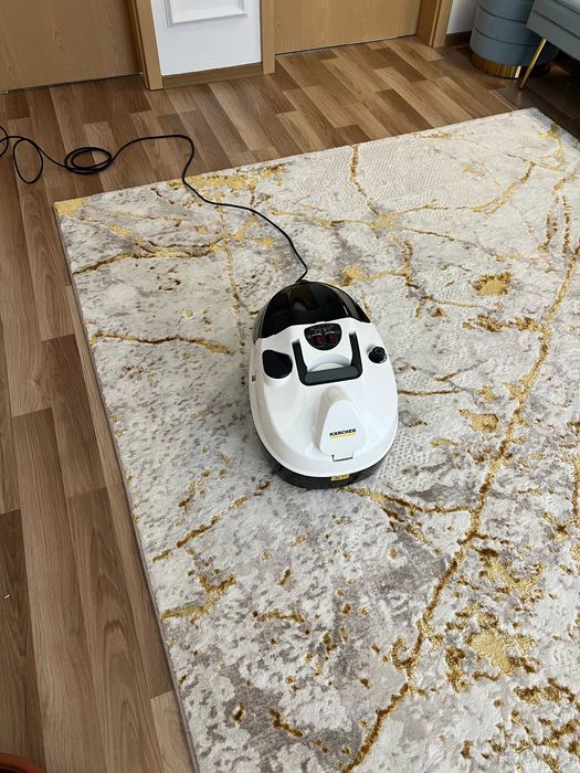 Aspiratorul cu abur SV 7 de la Kärcher