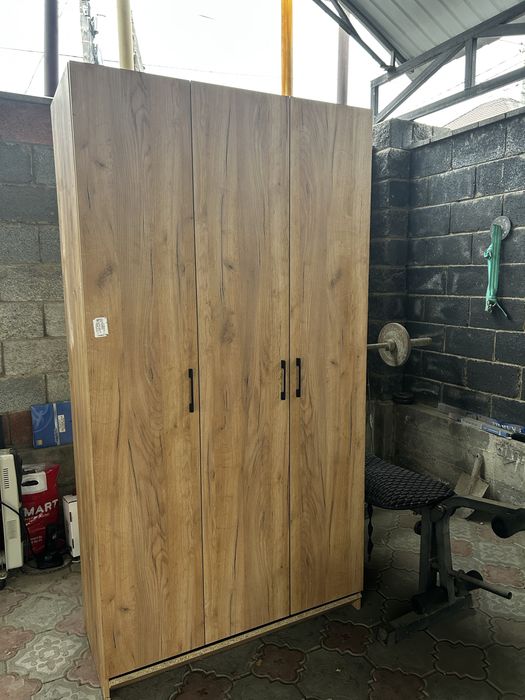 Продается деревянный шкаф