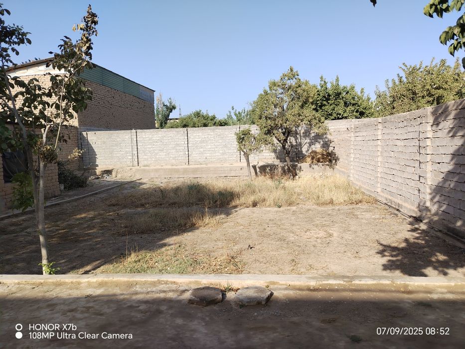 Hovli sotiladi 4.5 sotixli