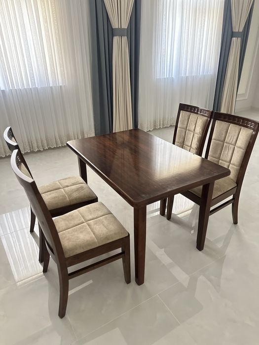 Продается набоир из стола и стульев