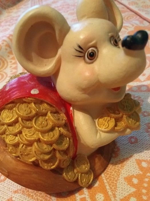 Продается статуэтка