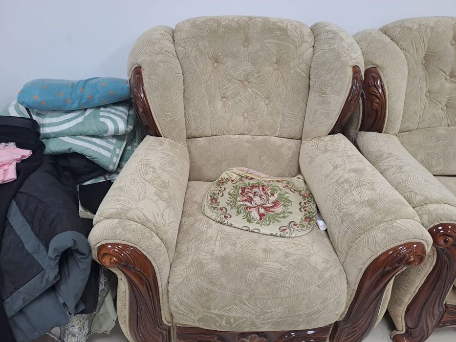 Диван продам звоните