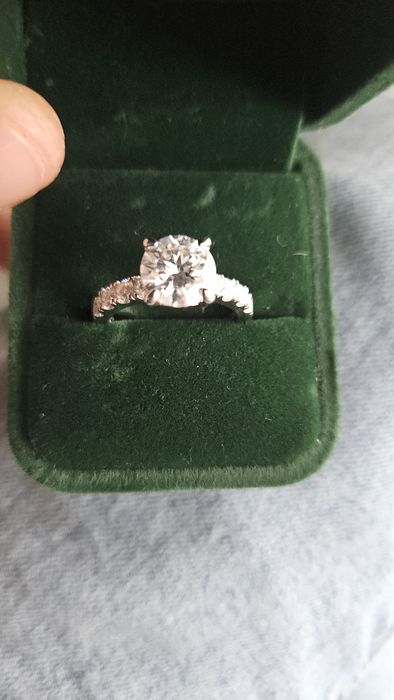 Inel, argint placat cu aur alb piatra moissanit 3.5 carate