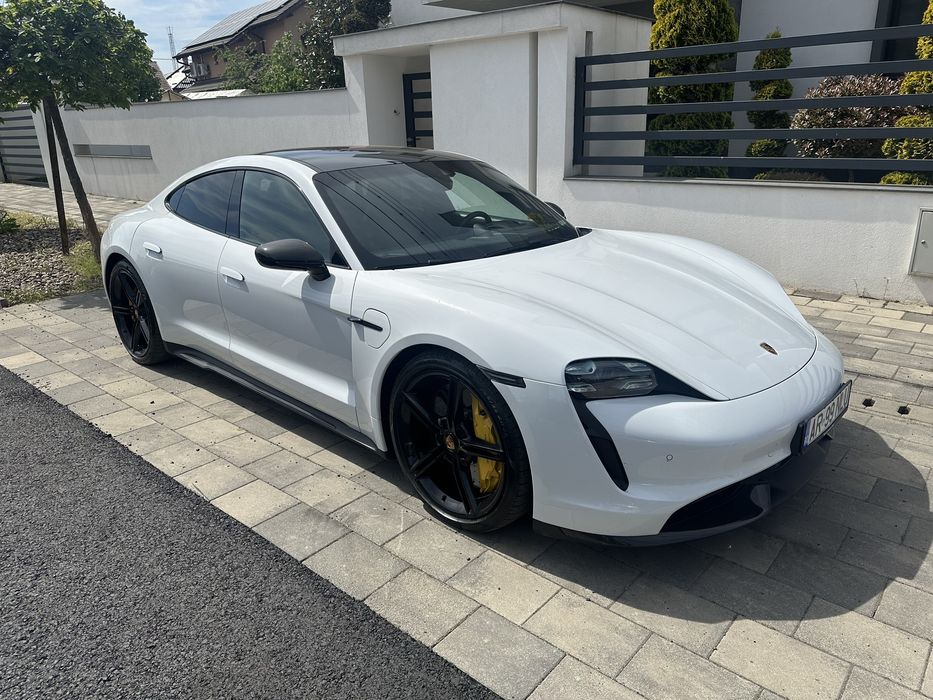 Taycan Turbo S , tva inclus