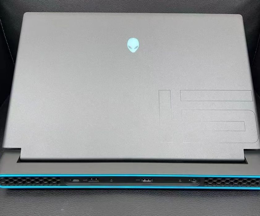 Ноутбук Alienware m15