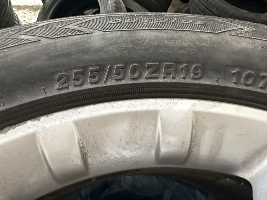 Гуми със джанти 255/50/19 ML164