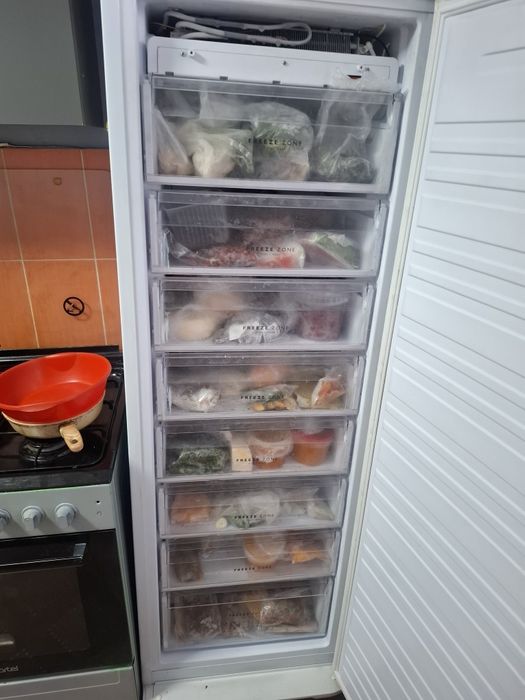 Морозилка бирюса