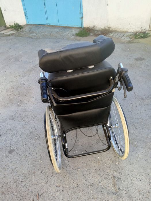Продам инвалидную коляску