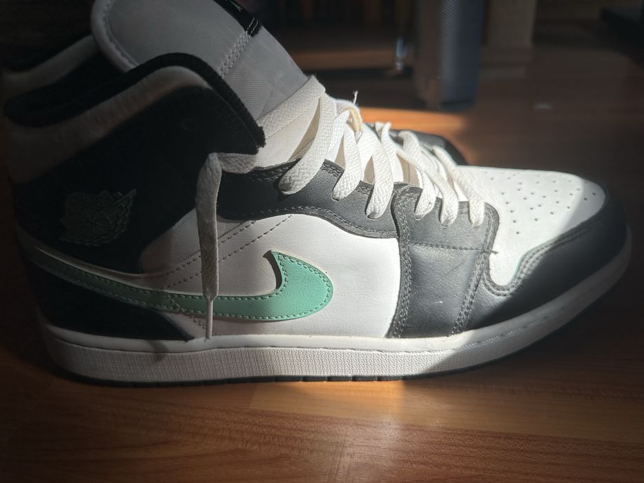 Jordan 1 mid teal