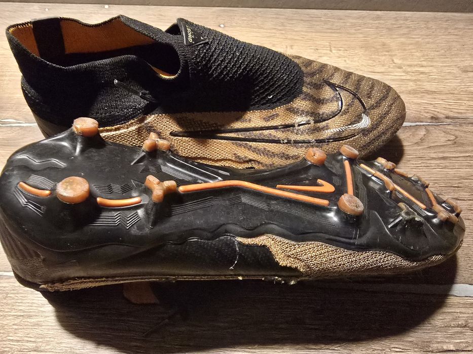 Бутцы футбольные Nike