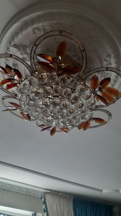 Люстра  красивая