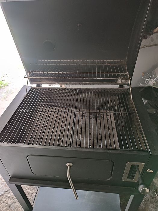 Монгал, барбекю шашлычнеца