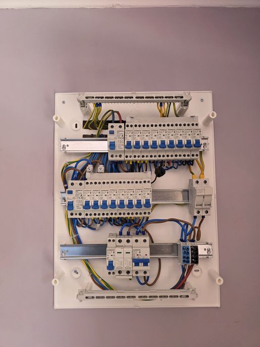 Electrician autorizat - Instalații electrice