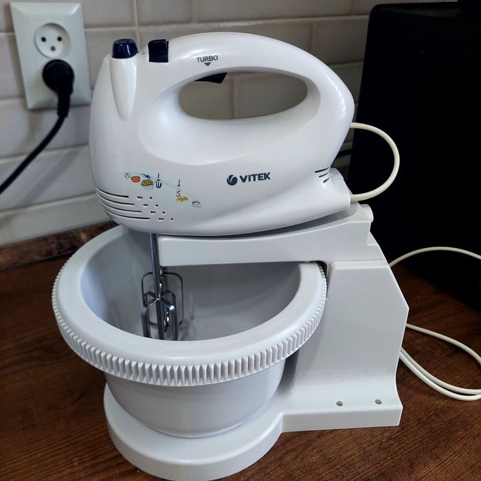 Миксер сатылады. Сок выжималка