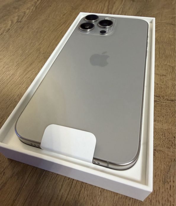 iPhone 15 PRO MAX • 256 GB • 96% Bateria