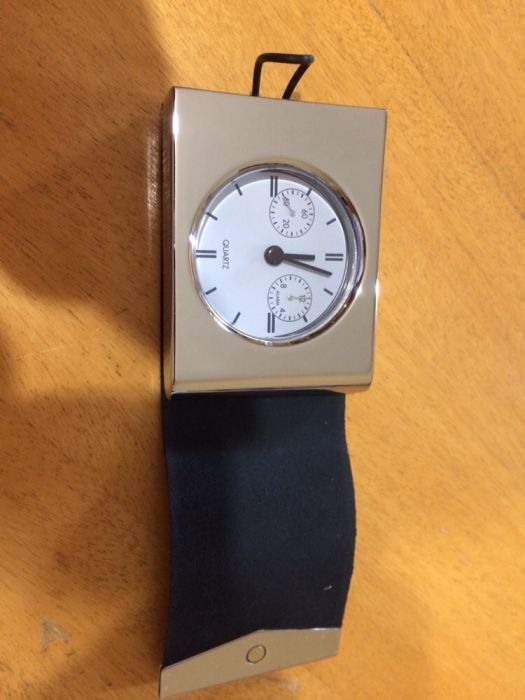 Часовник с бодилник