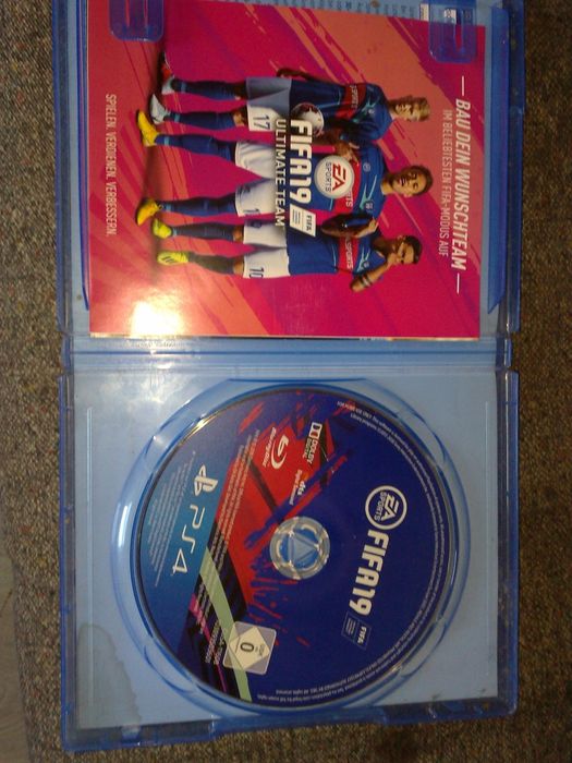 Продавам fifa 19