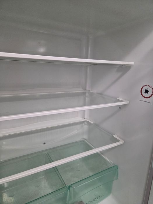 Хладилник с фризер