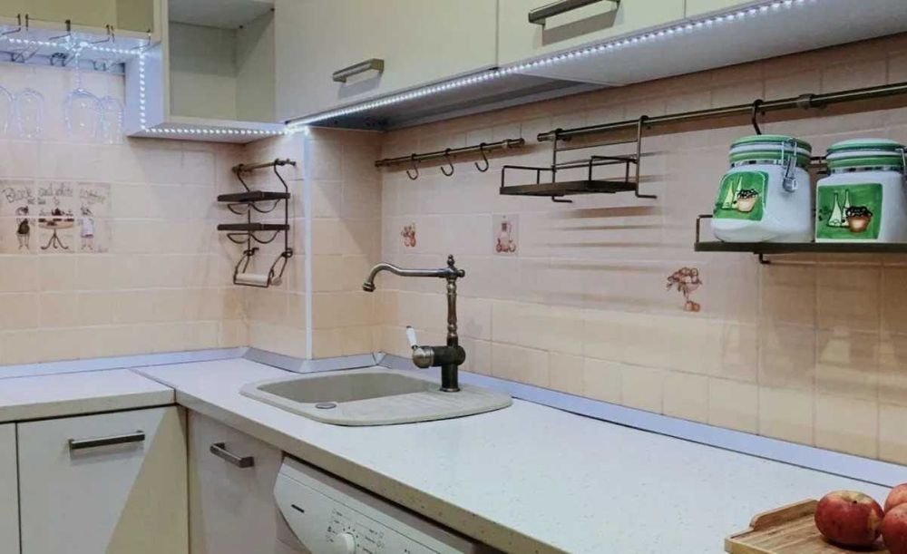 Дава се под наем Тристаен апартамент в Пловдив, Център - 73 кв.м за 229.5 € - Снимка #2