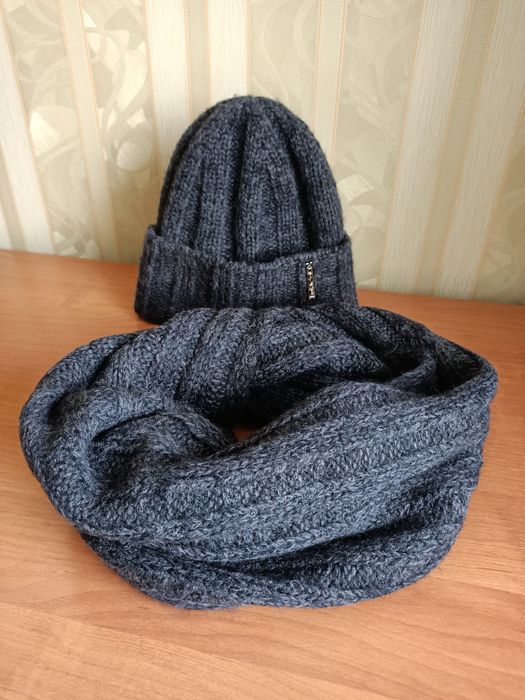 Пальто свитер шапка/шарф/снуд