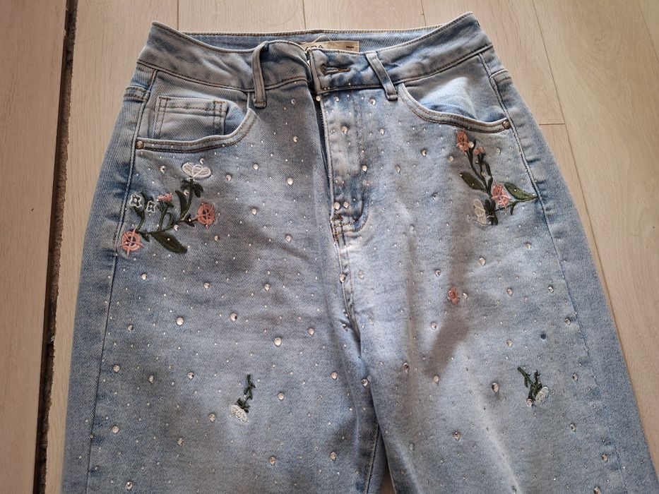 Дамски дънки с камъчета