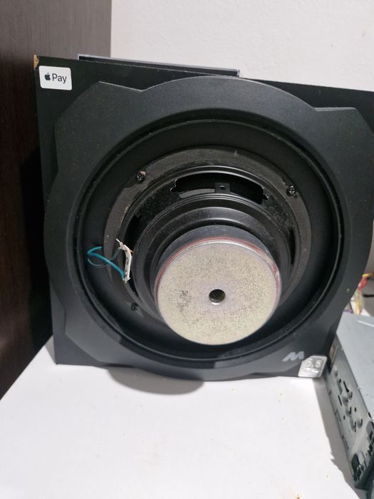 Vand casetofon jvc+subwoofer si 2 sateliti