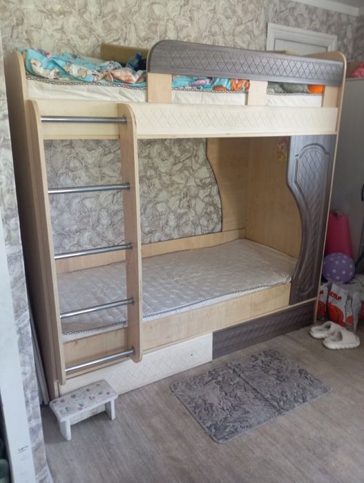 Продам детскую горку.