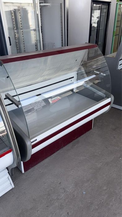 Холодильная витрина