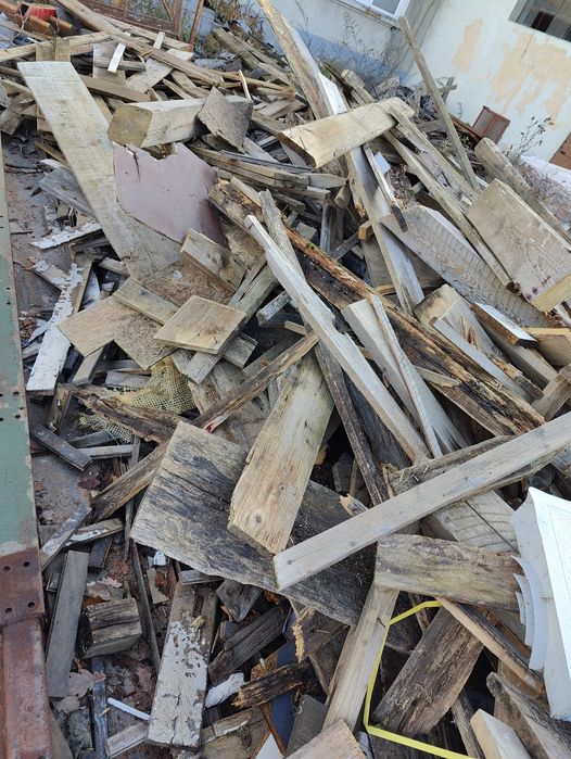 Vând lemne pentru foc