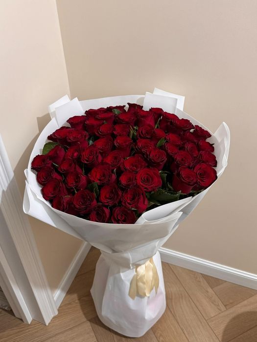 Продам Розы 53 штук